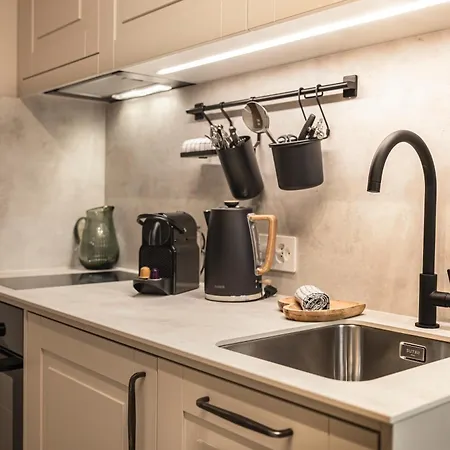 The Glen - Grindelhomes 3*