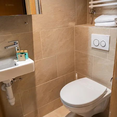 Apartahotel The Glen - Grindelhomes