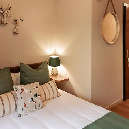 Aparthotel The Glen - Grindelhomes 3*